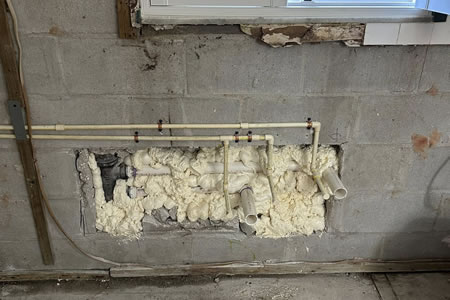 Slab Leak vs. Pipe Leak: How Plumbers Confirm the Source Fast